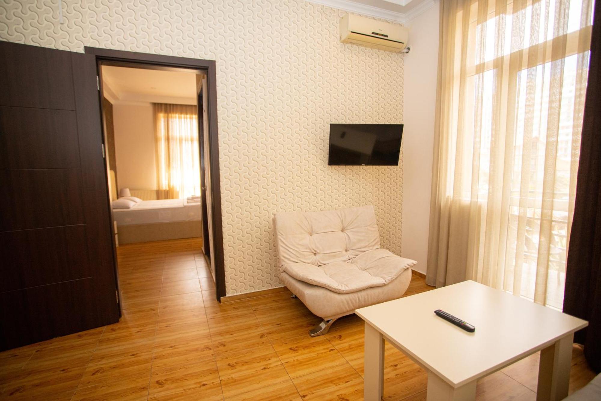 Irise Hotel Batumi Exterior photo