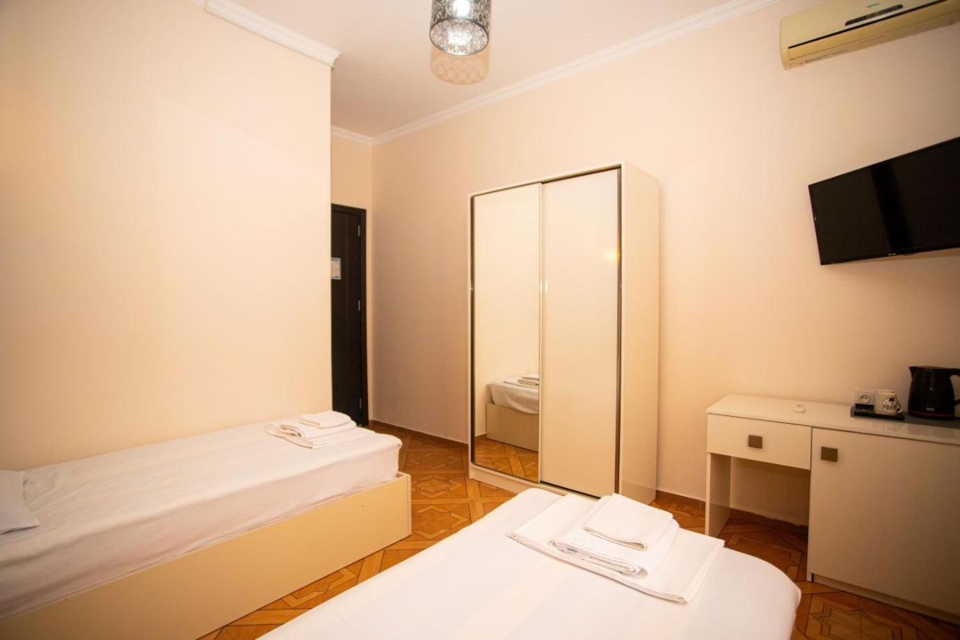 Irise Hotel Batumi Exterior photo