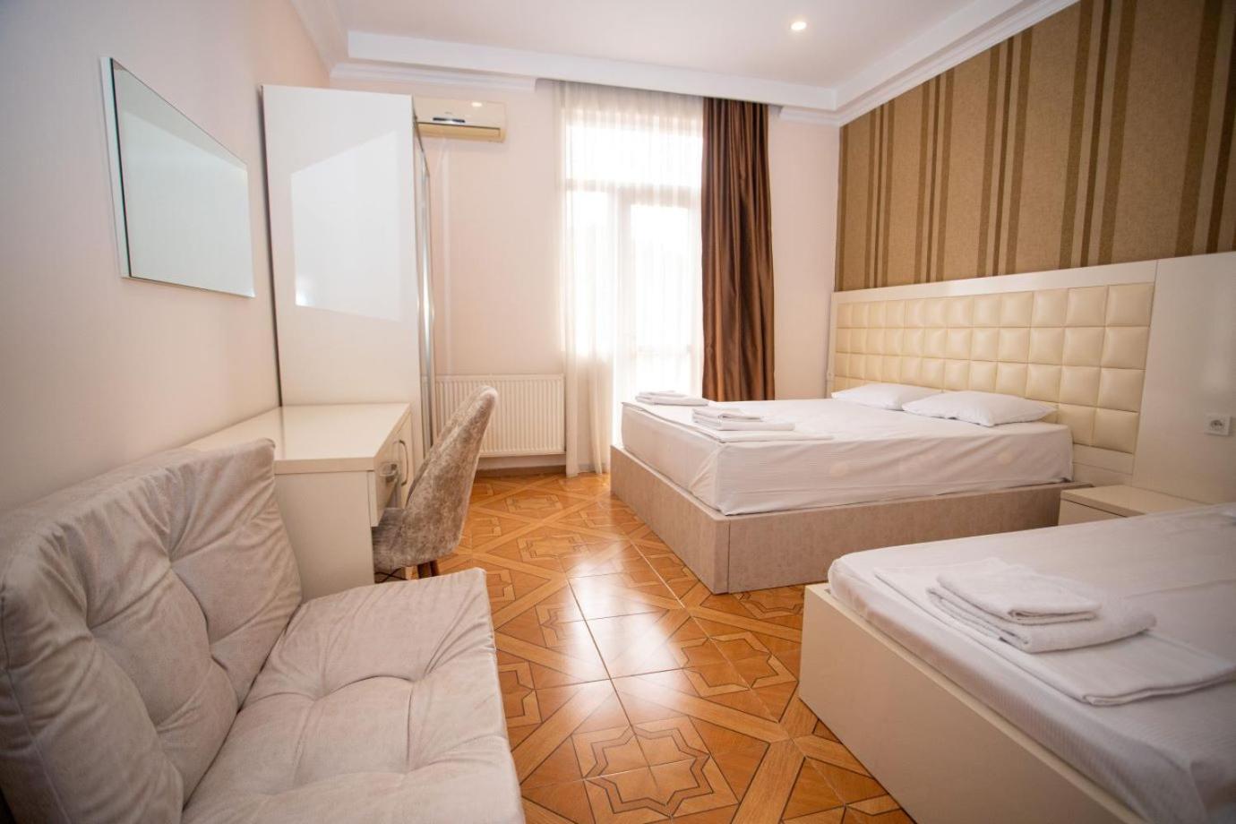 Irise Hotel Batumi Exterior photo