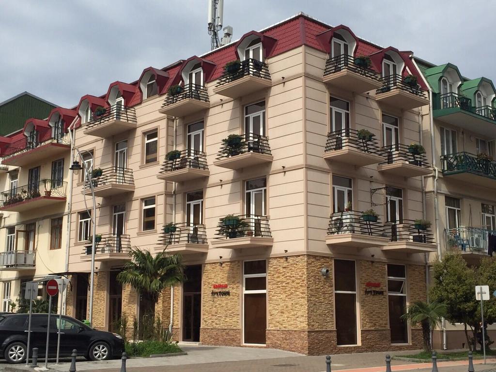 Irise Hotel Batumi Exterior photo