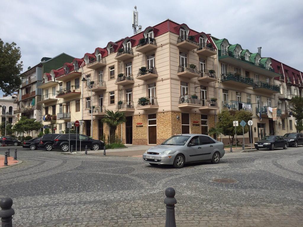 Irise Hotel Batumi Exterior photo