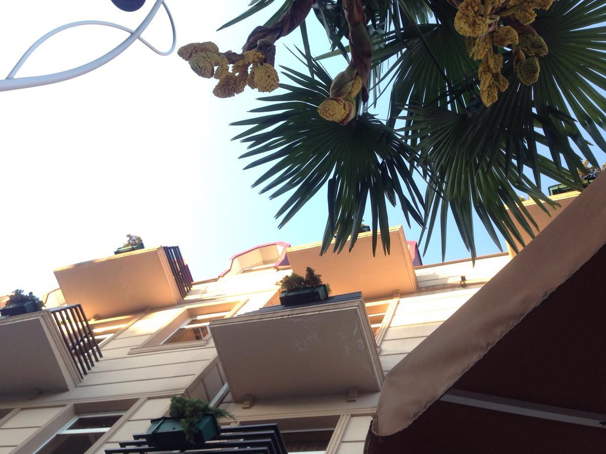 Irise Hotel Batumi Exterior photo